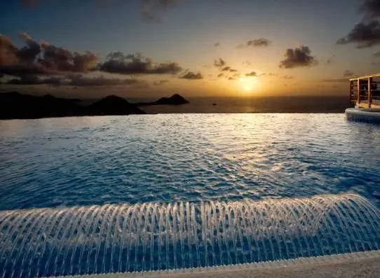 Luxury and Vacation Homes